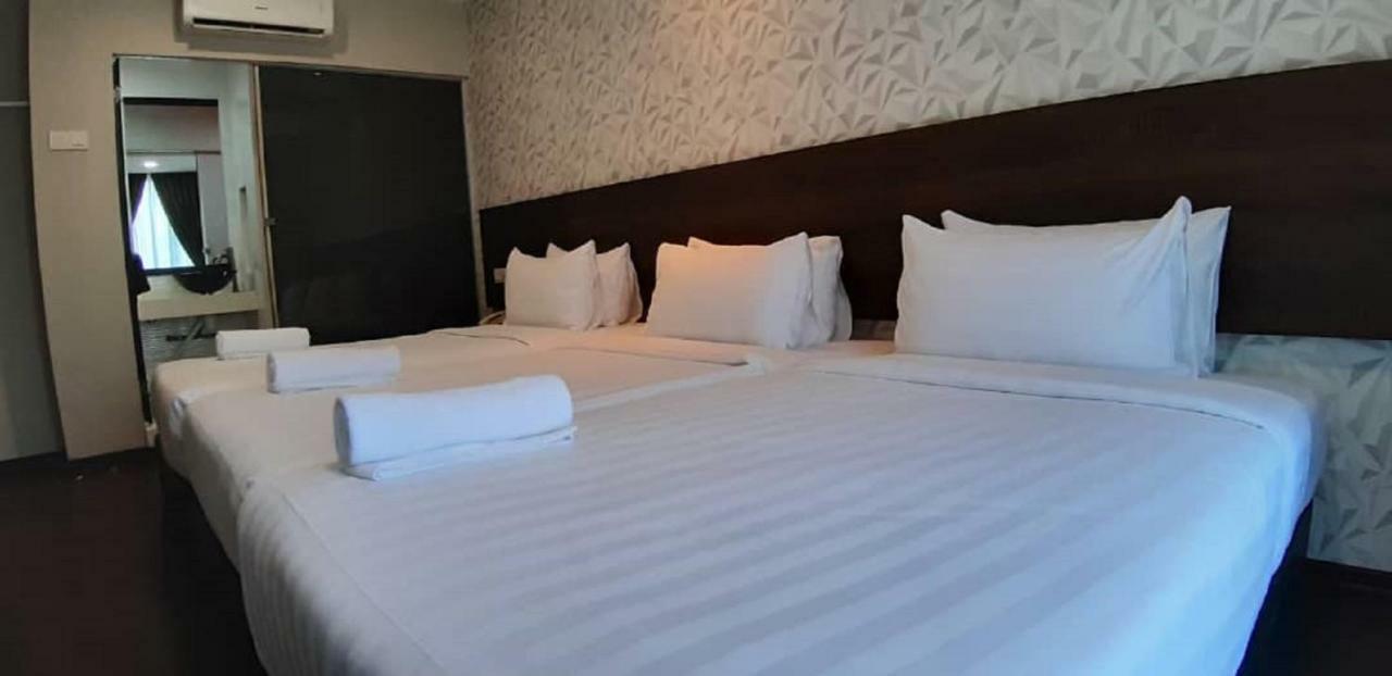 Miico Hotel @ Mount Austin Johor Bahru Ngoại thất bức ảnh