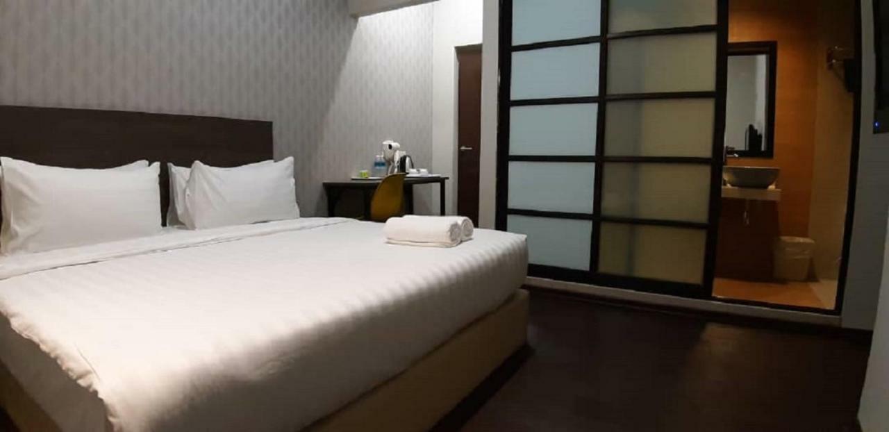 Miico Hotel @ Mount Austin Johor Bahru Ngoại thất bức ảnh